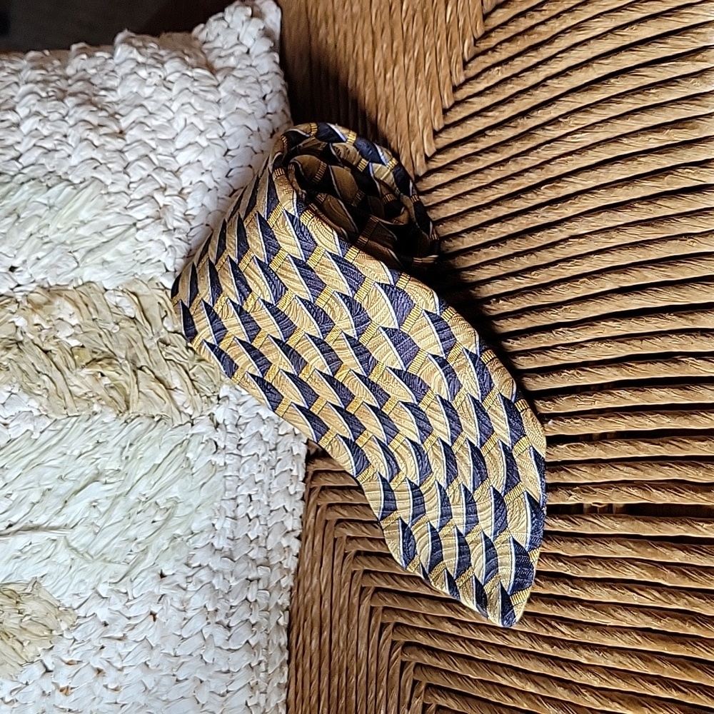 Robert Talbott Studio, hand sewn imported silk tie